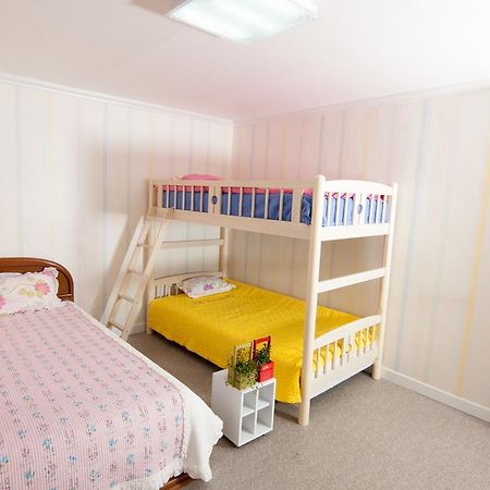 Jeonju Hanok Village Guesthouse ภายนอก รูปภาพ